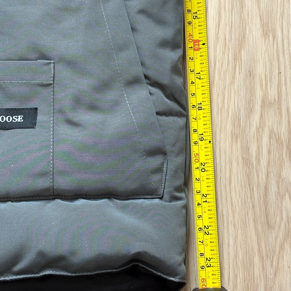 New Canada Goose Dark Quilted Down Vest with Logo Patch - Picture 4 of 6